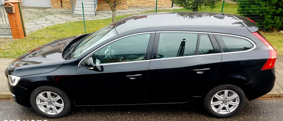 Volvo V60 cena 48300 przebieg: 177000, rok produkcji 2015 z Prudnik małe 121